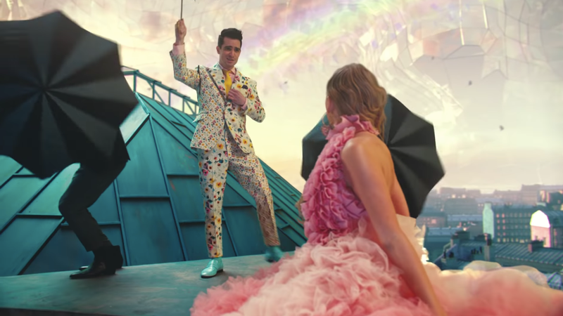 Illustration for article titled Taylor Swift Attempts Mary Poppins Fanfic in 'ME!'